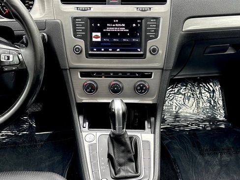 Used 2017 Volkswagen Golf S FWD image 53