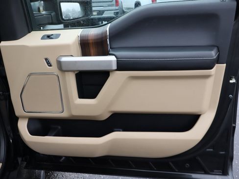 Used 2015 Ford F150 Lariat image 30