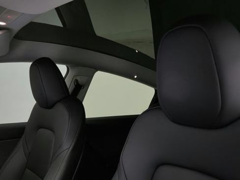 Used 2025 Tesla Model Y Long Range RWD image 62