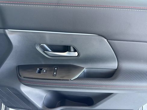 New 2026 Nissan Kicks SR w/ SR Premium Package FWD image 19
