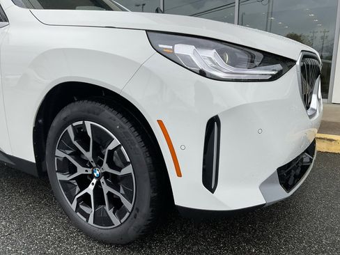 Certified 2025 BMW X3 xDrive30i w/ Premium Package image 24