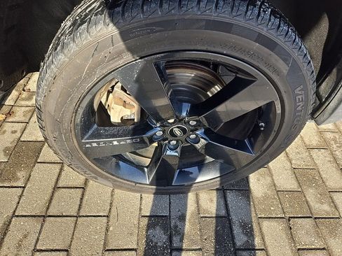 Used 2020 Land Rover Defender 110 HSE image 11