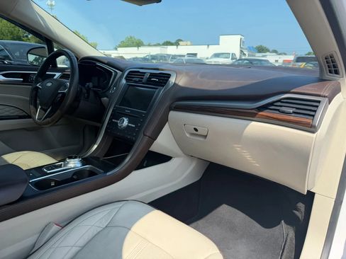 Used 2018 Ford Fusion Platinum FWD image 23