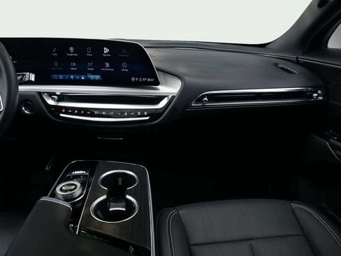 Used 2024 Cadillac Lyriq Luxury RWD image 24