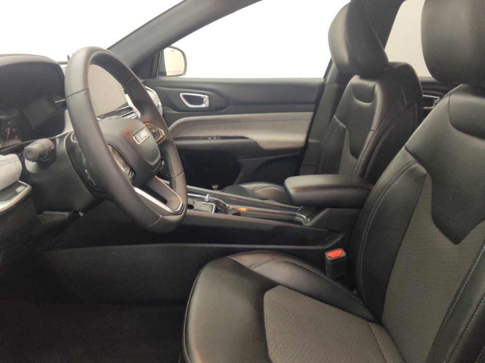 Used 2023 Jeep Compass Latitude AWD/4WD image 17
