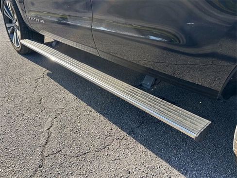 Used 2021 Ford Expedition Platinum image 16