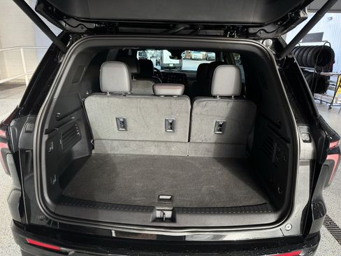 Used 2024 Chevrolet Traverse RS w/ LPO, Floor Liner Package image 9