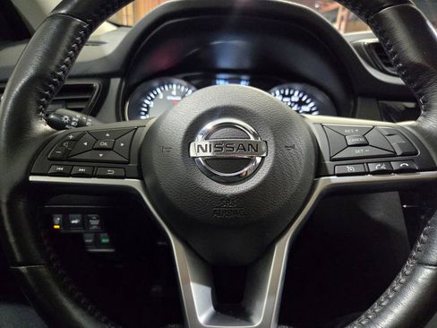 Used 2017 Nissan Rogue SL image 7