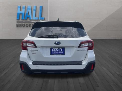Used 2018 Subaru Outback 2.5i Touring w/ Popular Package #3 AWD/4WD image 4