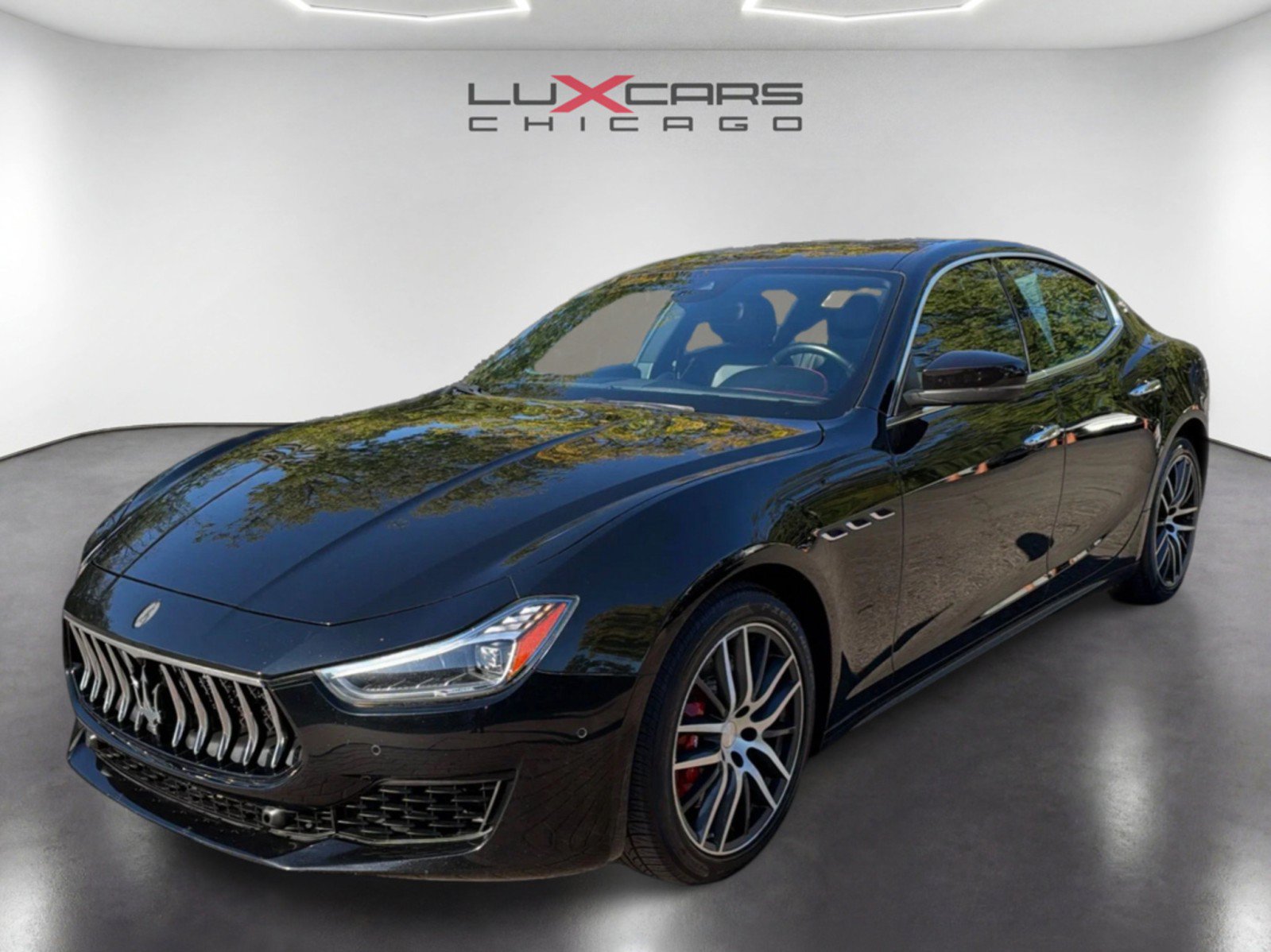 Used 2019 Maserati Ghibli S Q4 AWD/4WD image 2