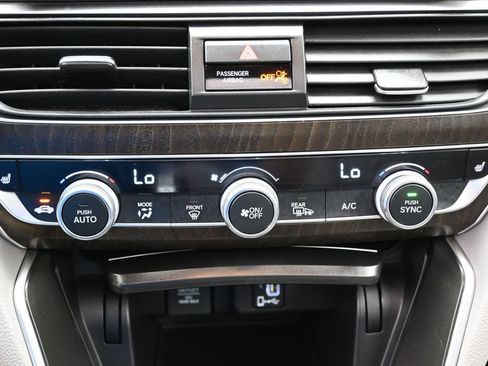 Used 2018 Honda Accord EX-L image 27