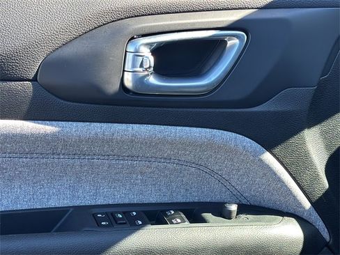 Certified 2024 Jeep Compass Sport image 16