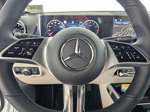 New 2026 Mercedes-Benz GLB 250 image 22