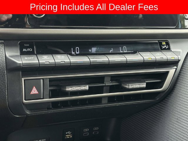 Used 2025 Toyota Camry SE FWD image 28