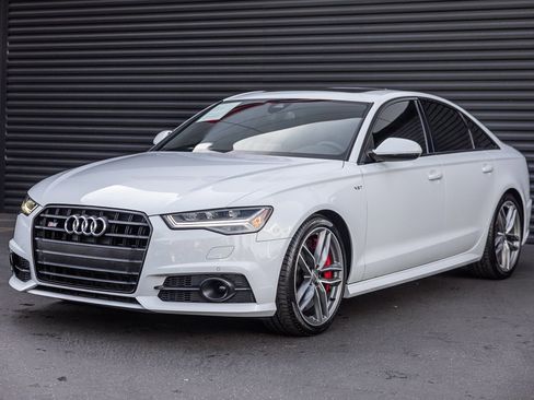 Used 2018 Audi S6 Premium Plus image 1