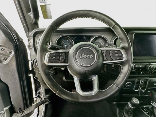 Used 2022 Jeep Wrangler Unlimited Sahara w/ Cold Weather Group AWD/4WD image 15