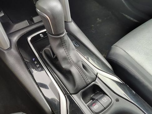 Used 2025 Toyota Corolla Cross XLE AWD/4WD image 17