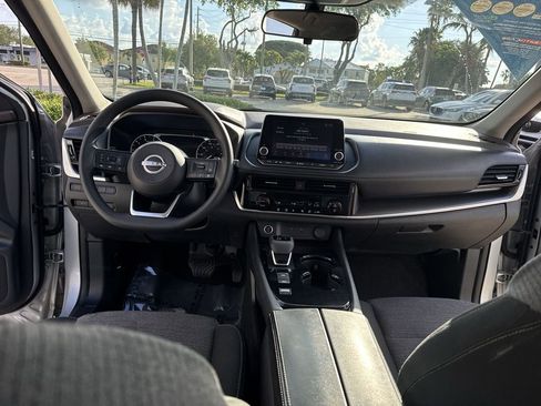 Used 2023 Nissan Rogue SV image 37