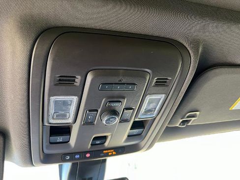 Used 2021 Chevrolet Tahoe Z71 w/ Z71 Off-Road Package image 19