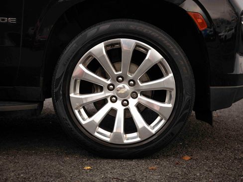 Used 2021 Chevrolet Tahoe Premier w/ Premium Package image 27