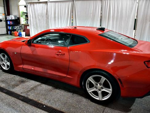Used 2018 Chevrolet Camaro LT RWD image 31