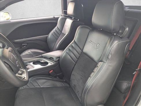 Used 2019 Dodge Challenger SRT Hellcat Redeye image 17
