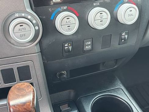 Used 2010 Toyota Tundra Limited image 20