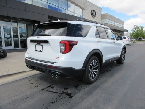 Used 2020 Ford Explorer ST w/ Premium Technology Package image 9
