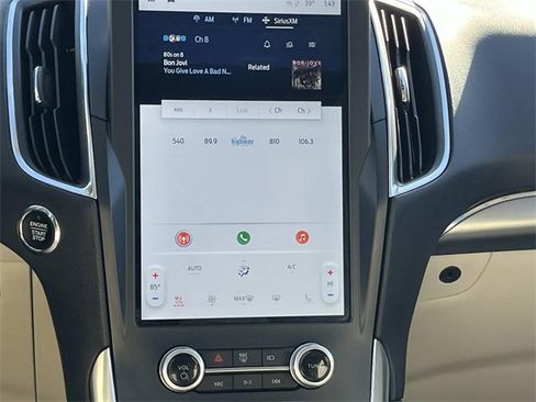 Used 2022 Ford Edge Titanium w/ Class II Trailer Tow Package image 17