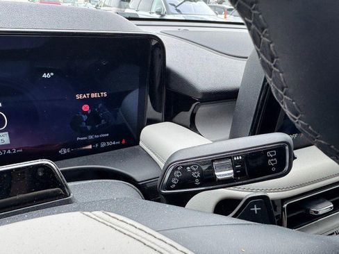 Certified 2025 Lincoln Aviator Reserve w/ Equipment Group 201A image 21