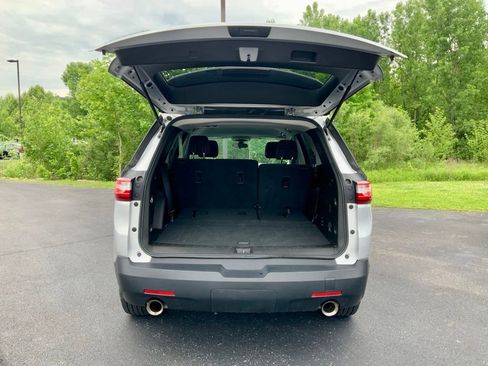 Used 2018 Chevrolet Traverse LS FWD image 13