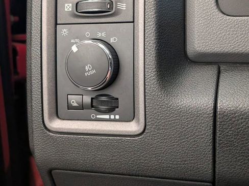 Used 2018 RAM 1500 Express w/ Express Value Package image 27