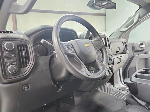 Used 2025 Chevrolet Silverado 1500 Custom image 18
