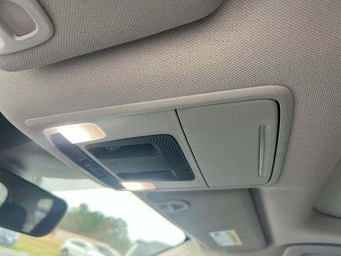 Certified 2025 Honda Pilot Touring image 19