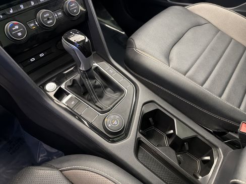 Used 2022 Volkswagen Taos SEL image 24