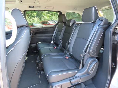 New 2026 Honda Odyssey Touring image 14