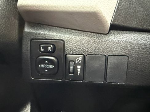 Used 2015 Toyota Corolla LE FWD image 27