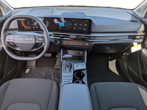 New 2026 Kia Sportage LX FWD image 18