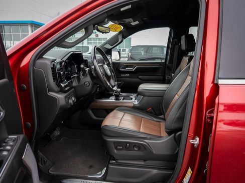 Used 2023 Chevrolet Silverado 1500 High Country w/ Technology Package image 13