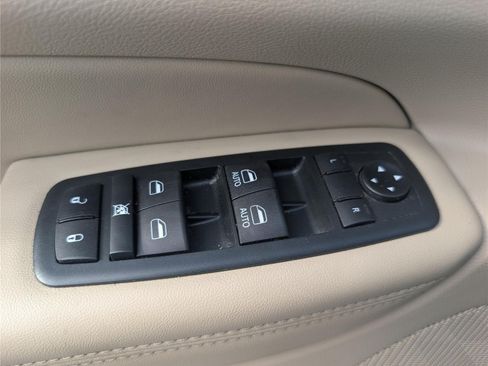 Used 2021 Jeep Grand Cherokee Laredo AWD/4WD image 20