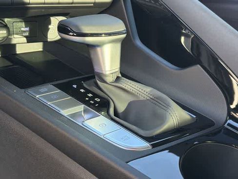 New 2026 Hyundai Elantra Limited image 25