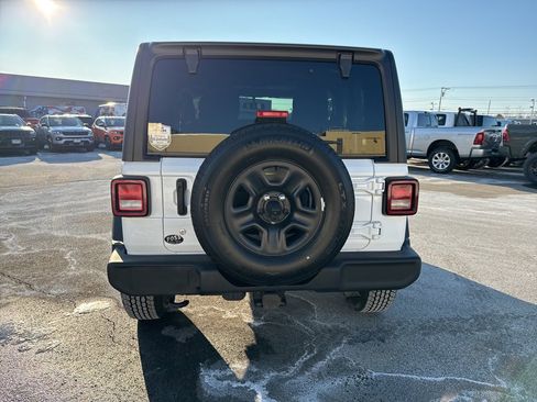Used 2023 Jeep Wrangler Sport image 4