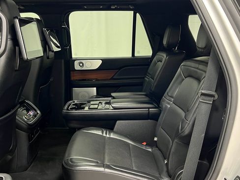 Used 2019 Lincoln Navigator Reserve w/ Cargo Package AWD/4WD image 32