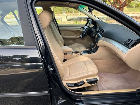 Used 2004 BMW 325i Sedan RWD image 36