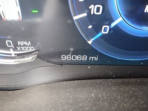 Used 2018 Cadillac Escalade ESV Premium Luxury image 17