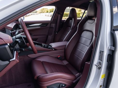Certified 2026 Porsche Panamera RWD image 5