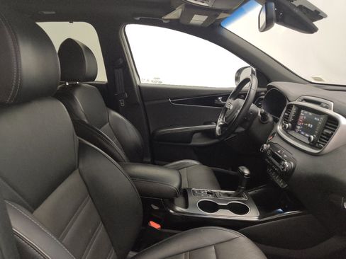 Used 2019 Kia Sorento SX image 21