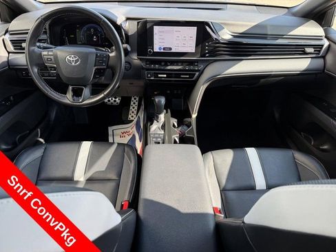 Used 2025 Toyota Camry SE w/ Convenience Package FWD image 13