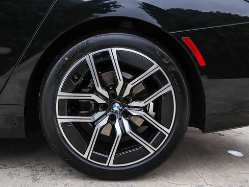 Used 2023 BMW 740i w/ Executive Package RWD image 12