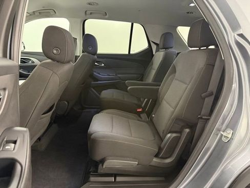 Used 2021 Chevrolet Traverse LT image 13